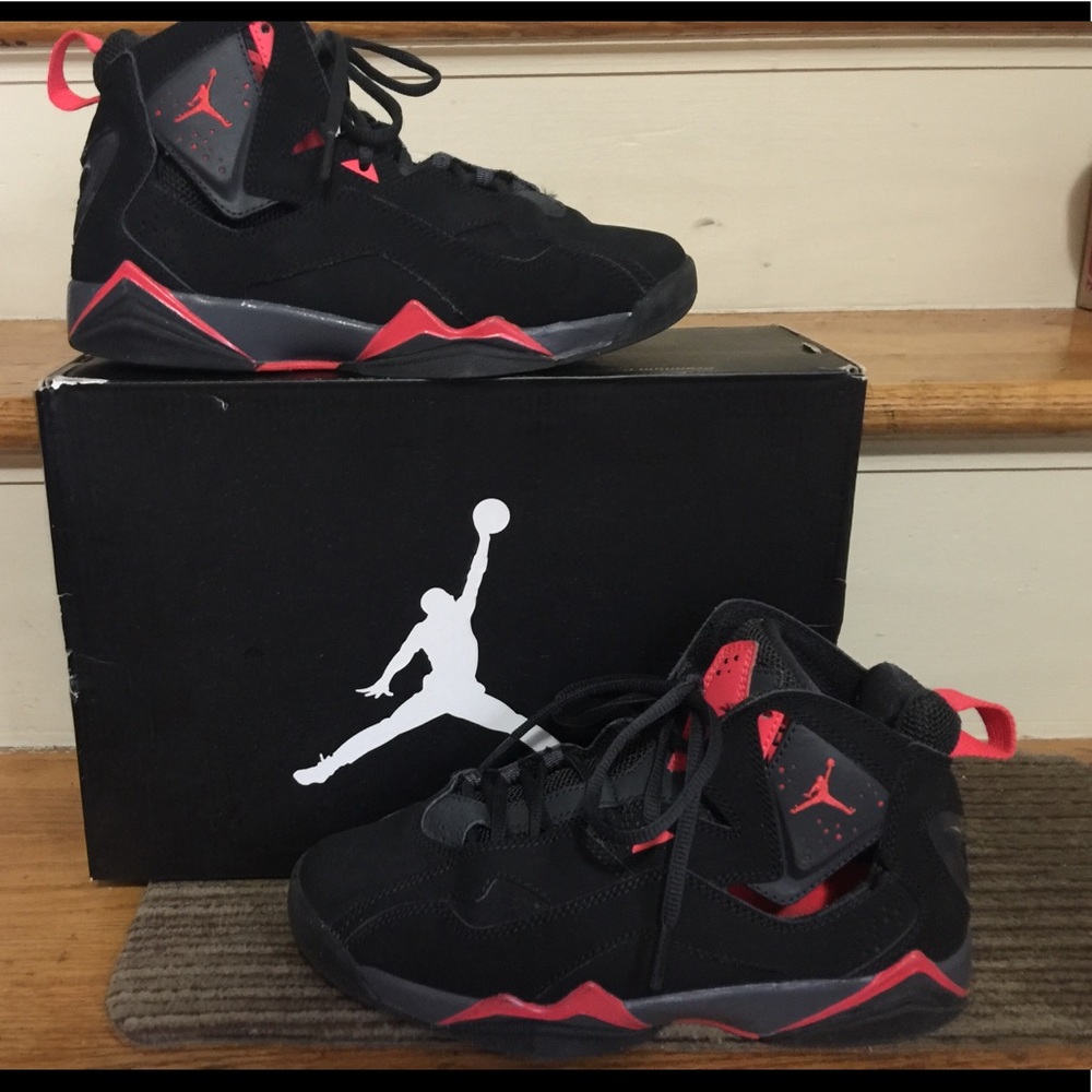 NIKE AIR JORDAN 6 RETRO INFRARED BOYS SIZE New BOX